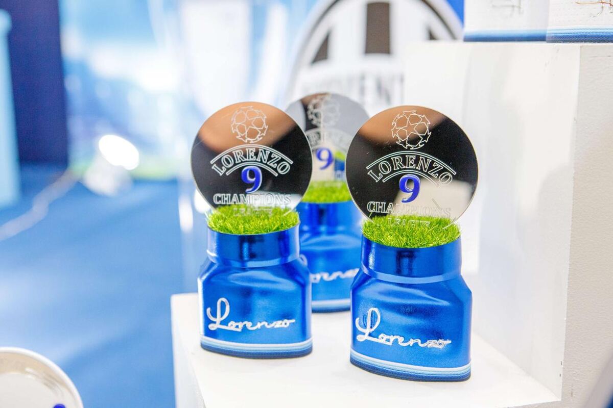 Potes de Nutella personalizados azuis com taça Champions