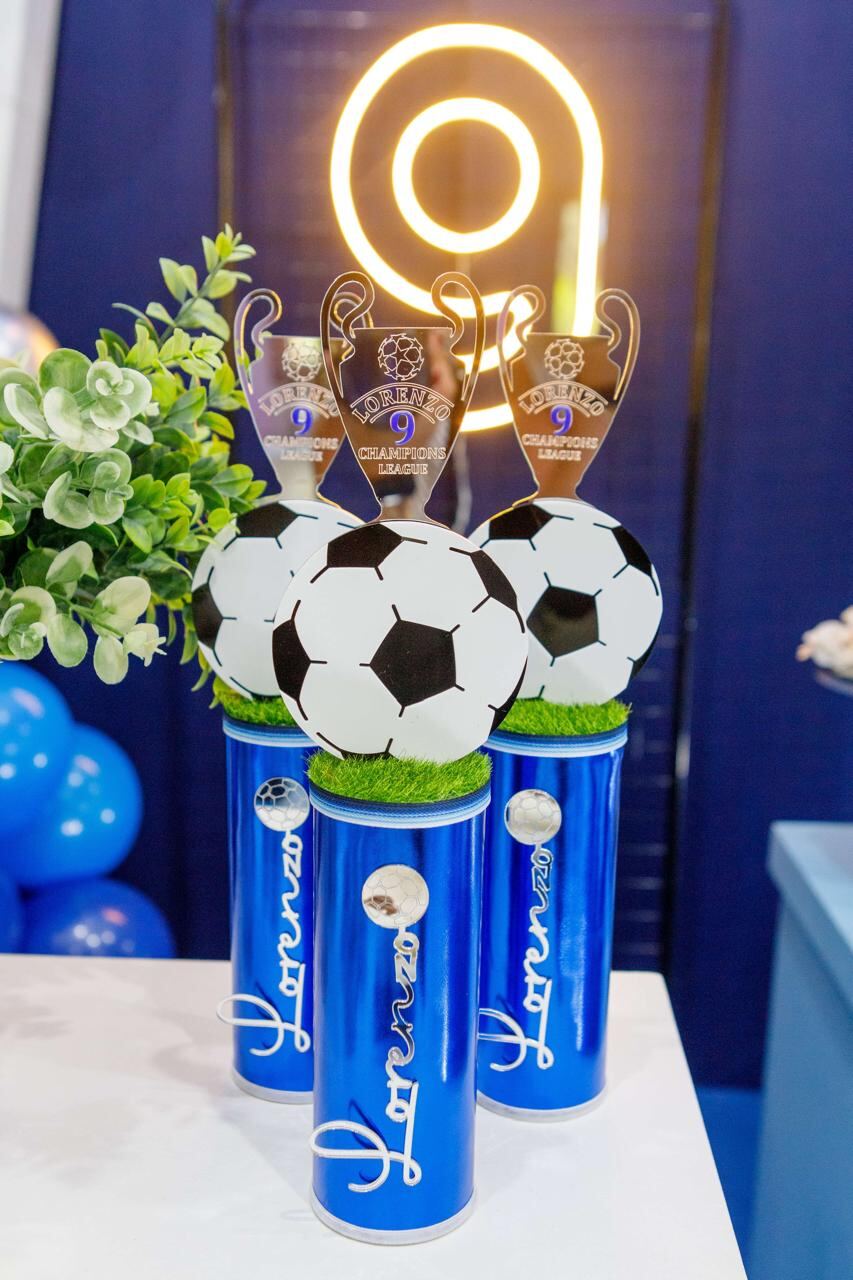 Batata G personalizada com taças Champions e bola de futebol